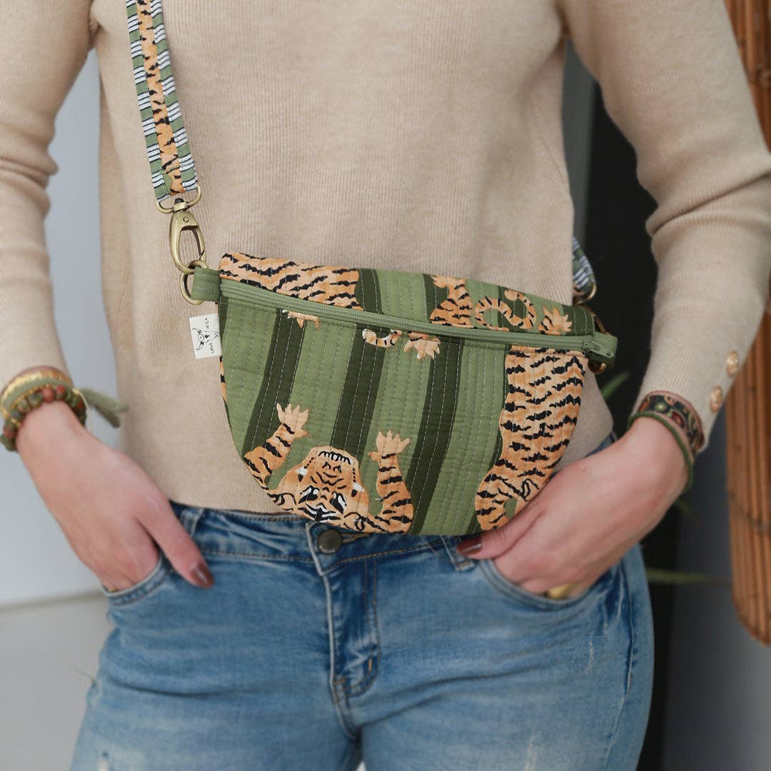 Crossbodyväska med leopardmönster i grönt