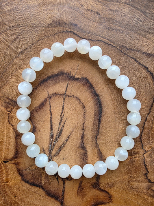 Vitskimrande Månsten Armband