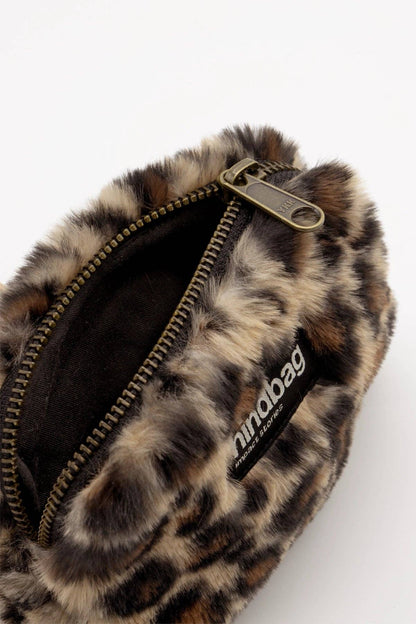 Lili plånbok i leopardmönstrad fuskpäls
