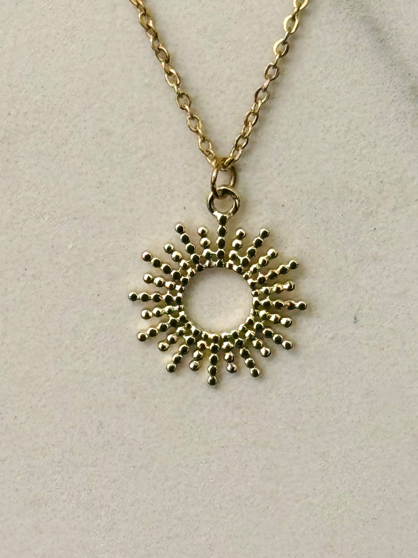 Strålande Sol Halsband
