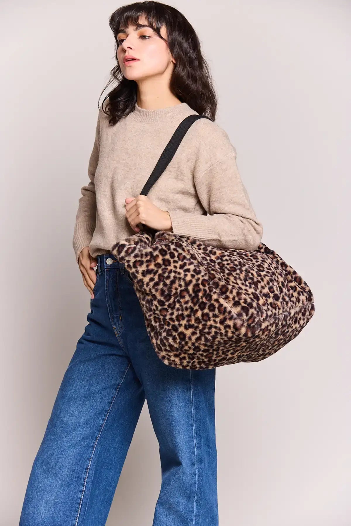 Claude shoppingväska i fuskpäls Leopard