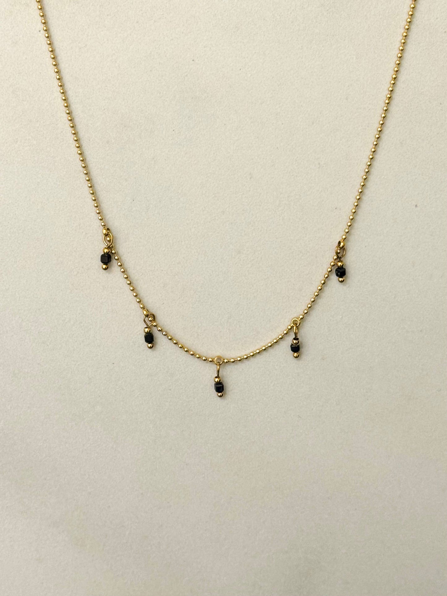 Minimal Bohem Halsband: Vit