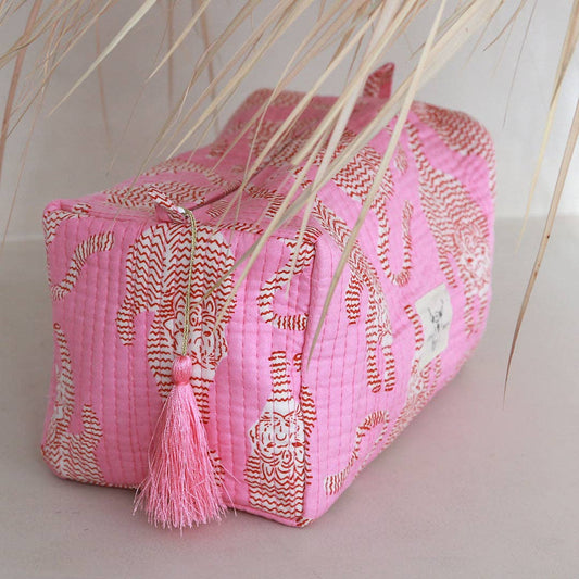 Blocktryckt Necessär Leopard Rosa