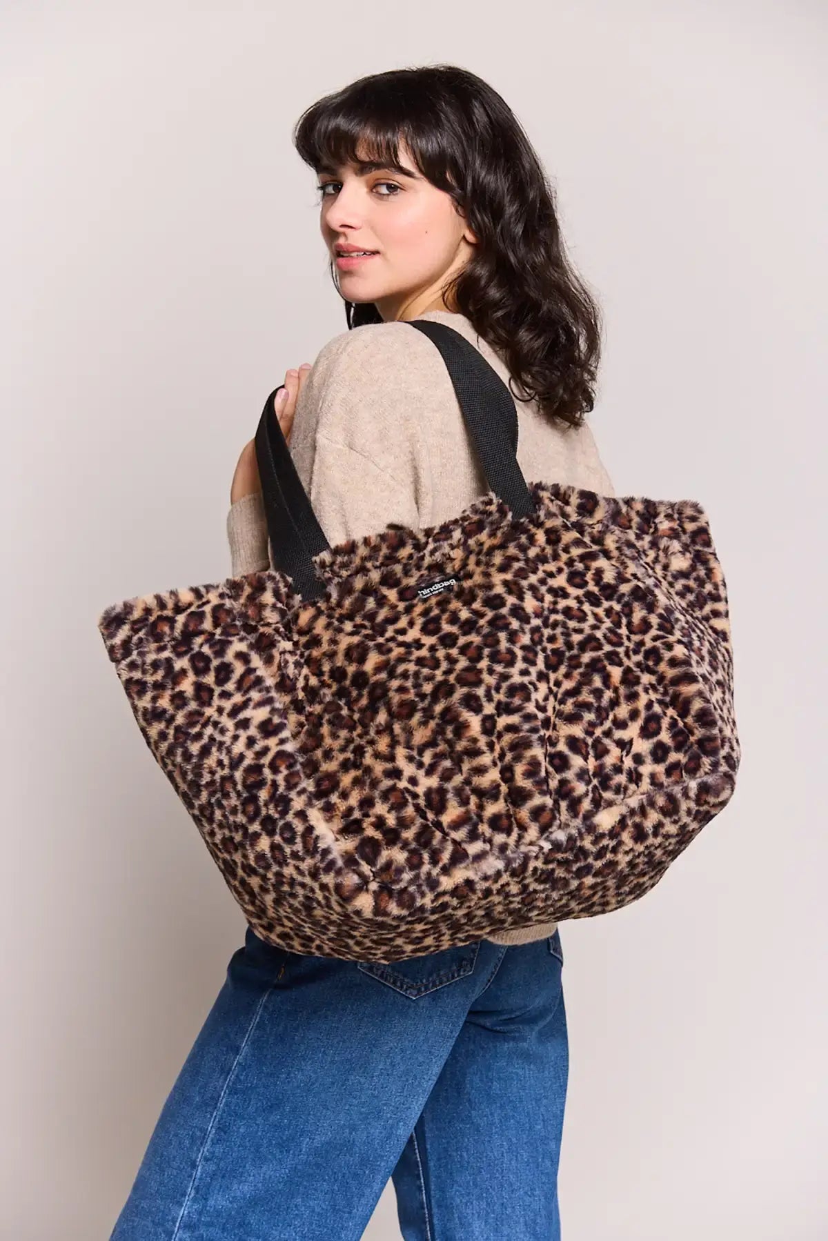 Claude shoppingväska i fuskpäls Leopard